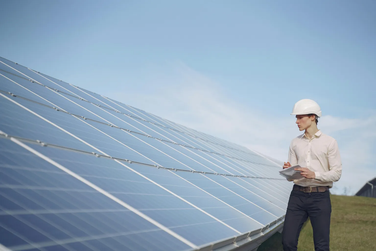 Impianto di pannelli solari fotovoltaici su un tetto